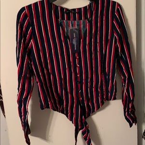 Stripe shirt blouse that ties in front.